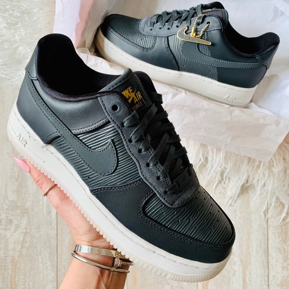 NWT Nike Air Force 1 LX - Picture 2 of 8